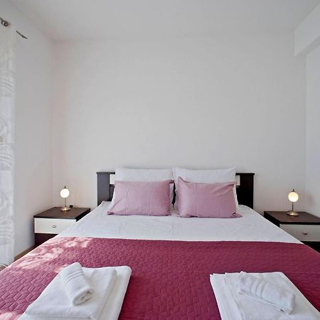 Apartments With A Parking Space Gornje Selo, Solta - 15545 Grohote Room photo