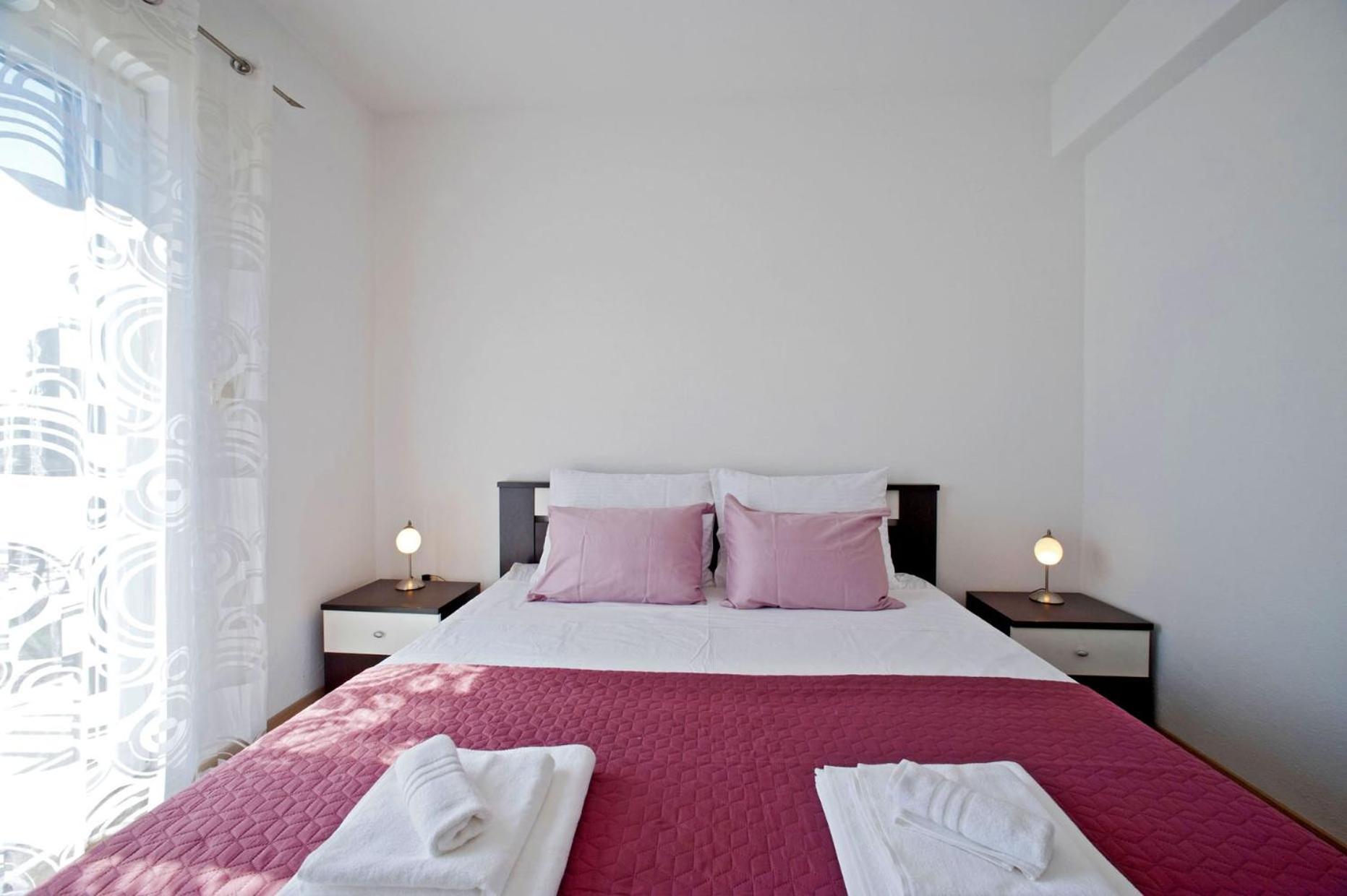 Apartments With A Parking Space Gornje Selo, Solta - 15545 Grohote Room photo
